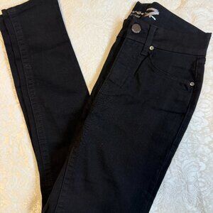 NWT Seven7 High Rise Tummyless Skinny Jean Size 4 Misses - Black